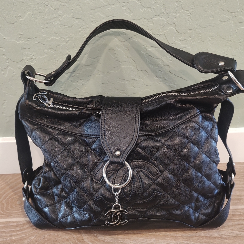 Vintage Chanel 2005-2006 Black Quilted Leather Shoulder Bag